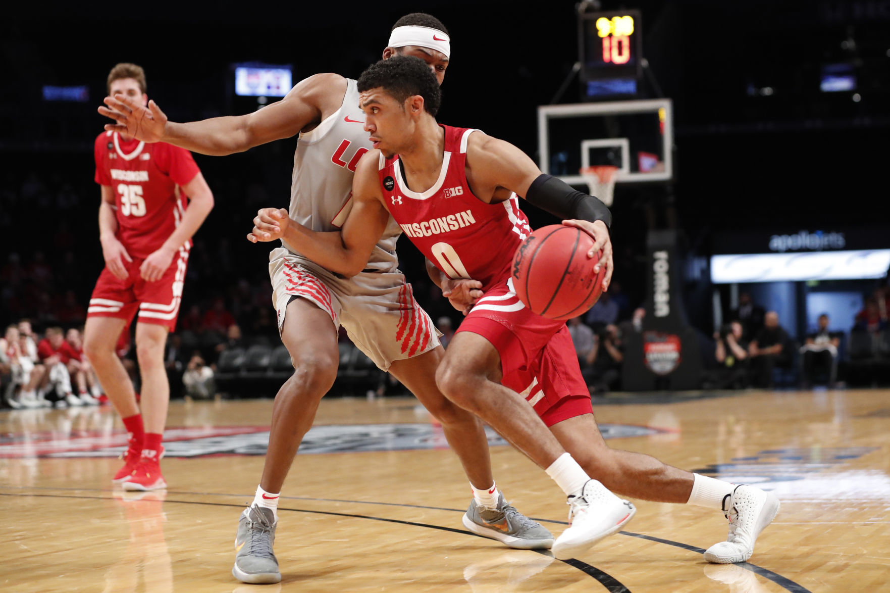 Lobos 59, Badgers 50